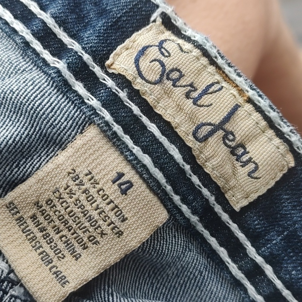 blue Jean Capris - Picture 9 of 9